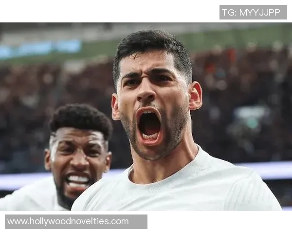 足球明星私下抽烟视频曝光引发球迷热议与争议 足球明星私下抽烟视频曝光引发球迷热议与争议